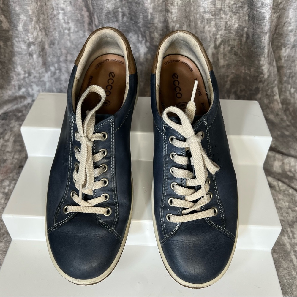 ECCO 'Chase II' Women's Blue Leather Casual Comfort Sneakers Lace Up Size 40/ 9-